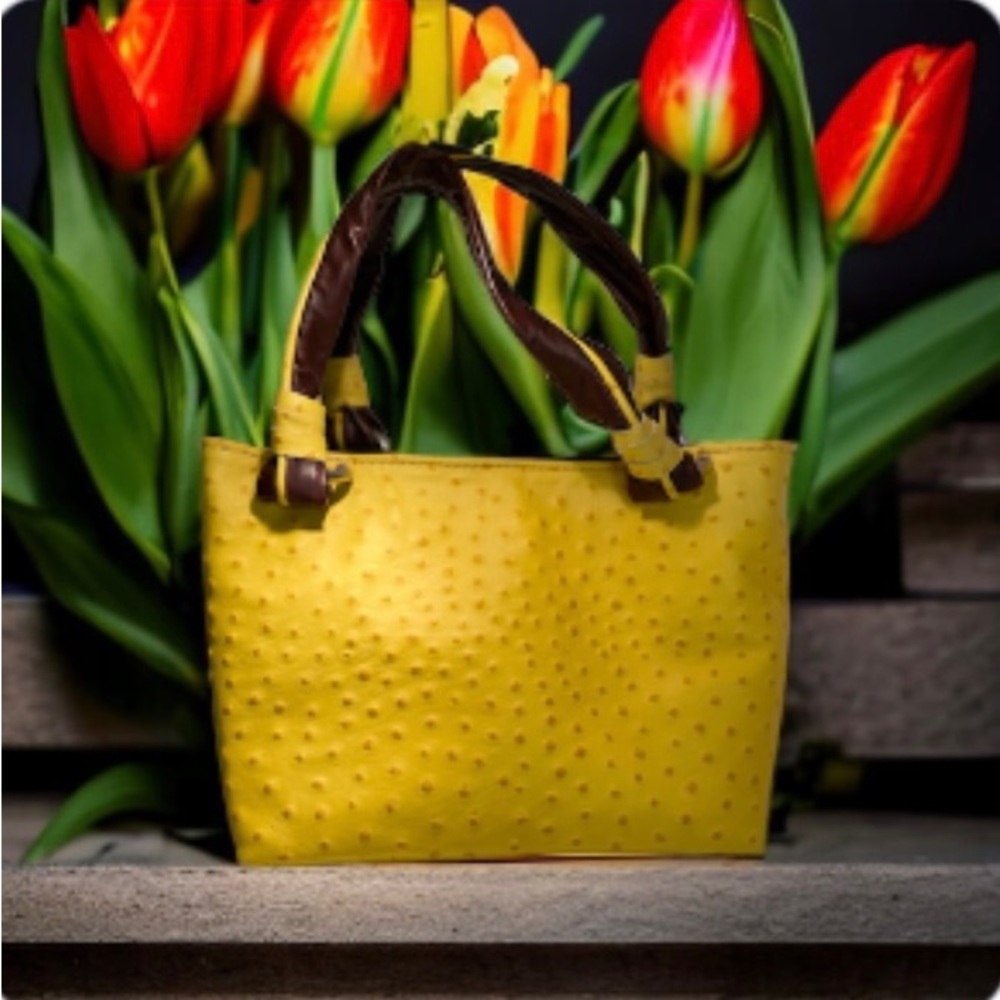 Cecconi Piero Womens Yellow Ostrich Embossed Italian Leather Handbag Purse